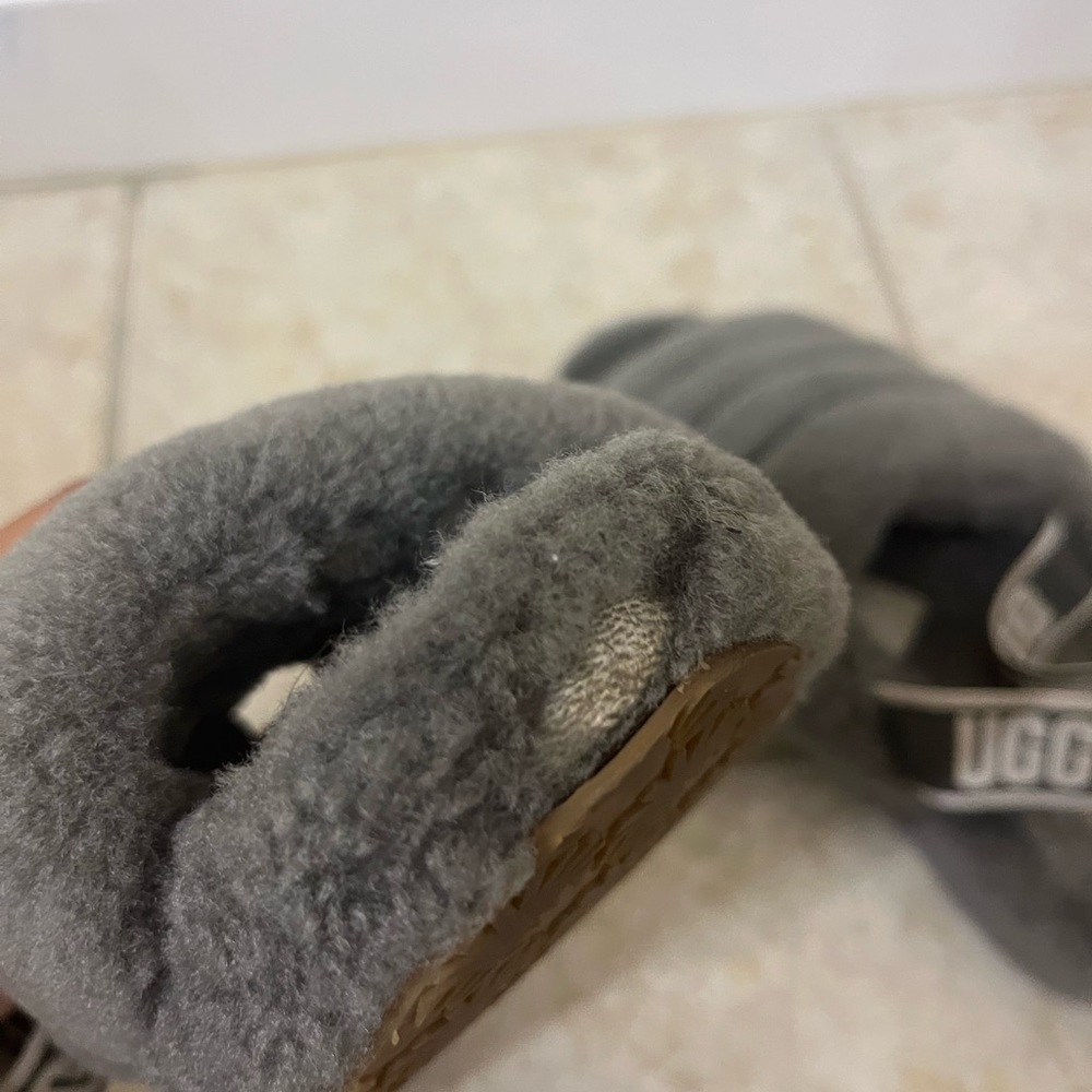 ugg slippers - Picture 2 of 2